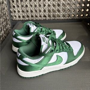 Nike Woman’s Dunk Low 'Satin Green'
Only worn once